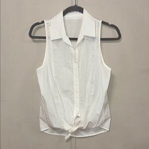 Equipment XS White Sleeveless Button-Up Top Eyelet